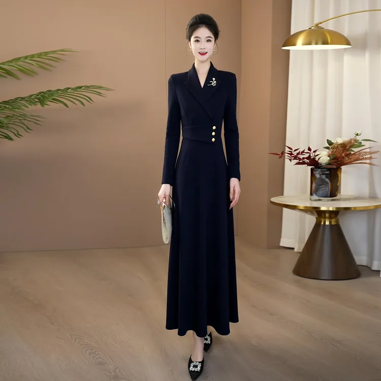 秋冬轻奢大气V领连衣裙2025新款遮肉收腰高贵气质裙子长裙223