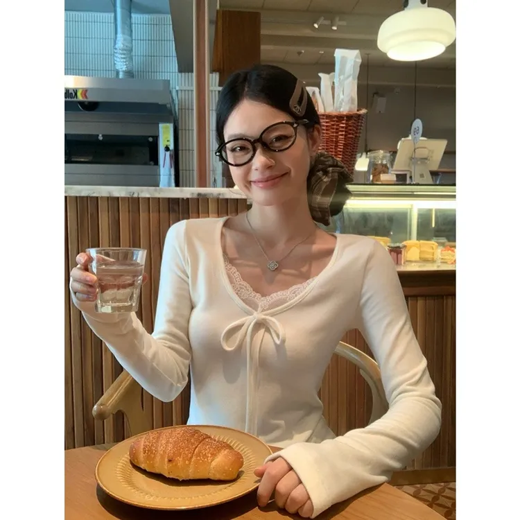 【崔崔专属】少女风白色蕾丝V领内搭打底衫t恤女秋冬单穿设计修身长袖上衣潮