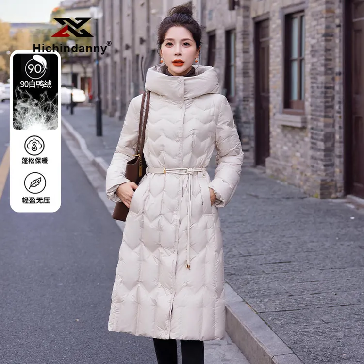HICHIN长款羽绒服女冬季新款修身显瘦连帽白鸭绒保暖时尚羽绒外套
