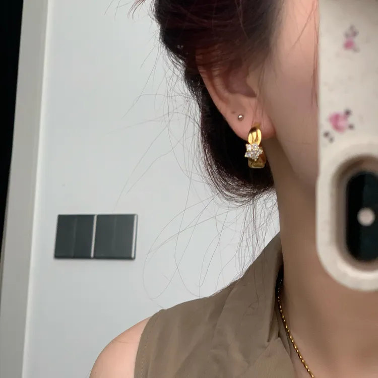 铜合金耳饰 欧美复古时尚C形花朵耳圈小众高级感气质百搭简约耳环