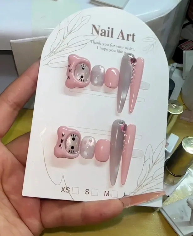 kt 捏捏游戏甲，下单备注尺码，无工具，默认微瑕，介意勿拍