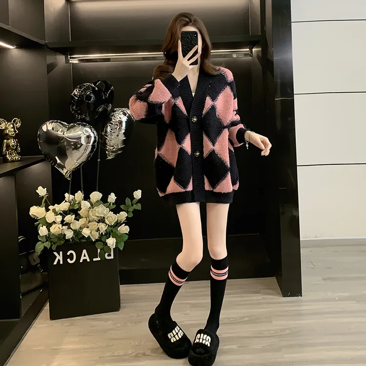 今年流行菱形格加厚慵懒风毛衣外套女秋冬新款宽松中长款针织开衫