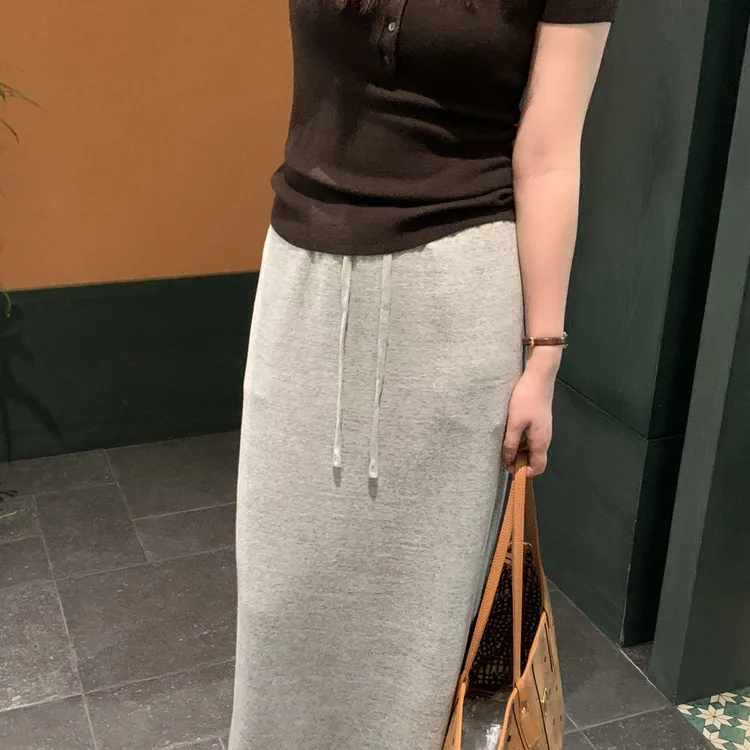 【梨花服饰】花灰色松紧半裙