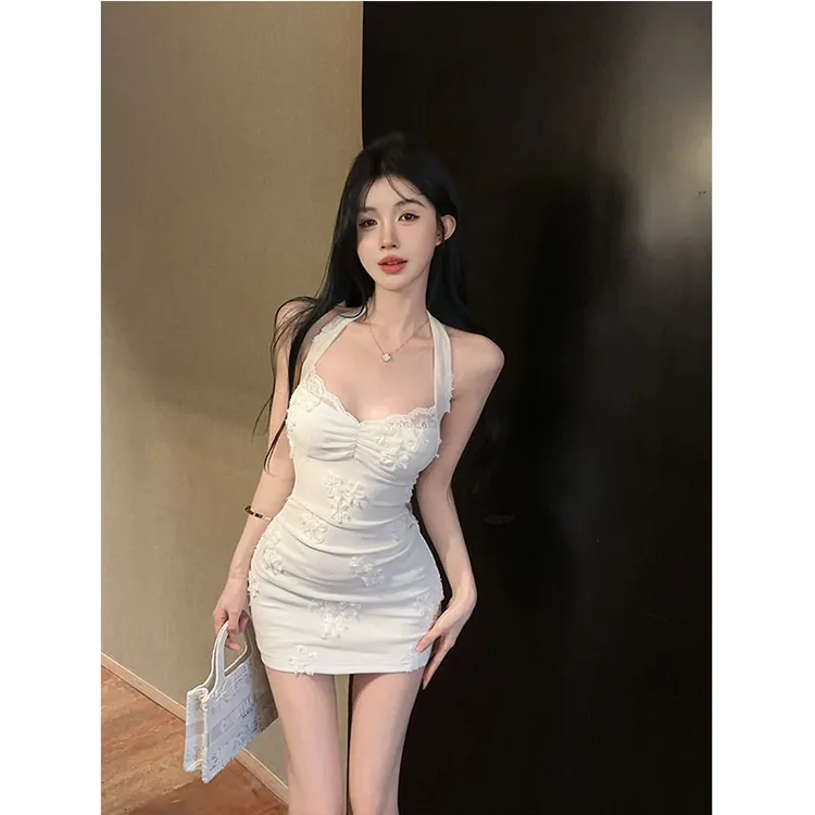 法式纯欲风蕾丝露背蝴蝶结挂脖连衣裙女夏季收腰修身显瘦包臀短裙