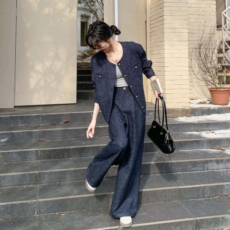 松弛感盐系穿搭套装裤女春2025新款超火高级感短外套阔腿裤两件套