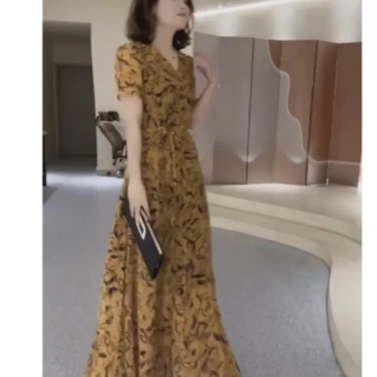 夏季气质收腰短袖洋气修身百搭女装