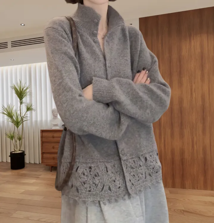 2025秋冬下摆钩花高领毛衣针织开衫款加厚慵懒风网红