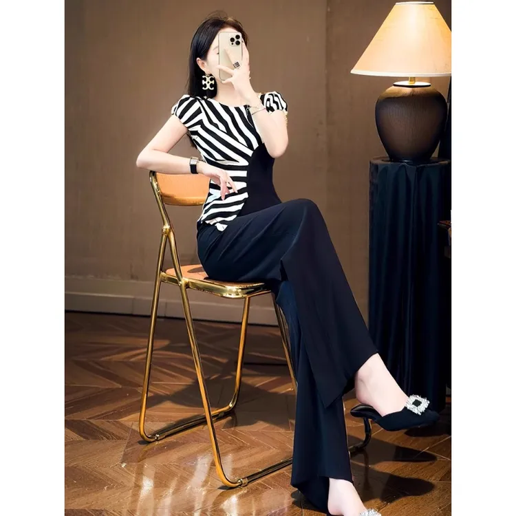 【纪朵研】0895减龄穿搭一整套夏装不规则黑白条纹修身短袖两件套装