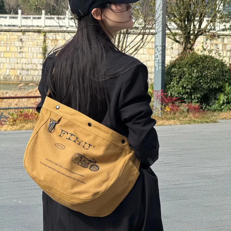 FIHU 休闲复古单肩斜挎百搭麦黄色松弛高级感机车风帆布包