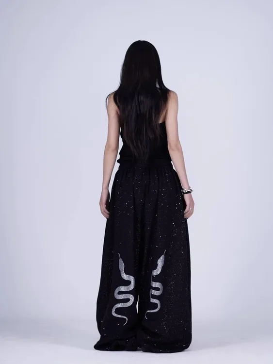 原创烫钻撒银爆闪小蛇印花卫裤女夏季松弛感休闲风爵士跳舞运动裤