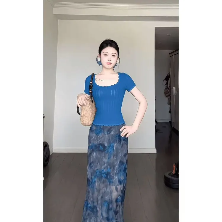 夏季时尚一整套女2025新款气质百搭正肩针织短袖印花半身裙两件套