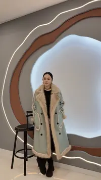 【张洪波夫妇】90123女士高奢潮流百搭外套2504