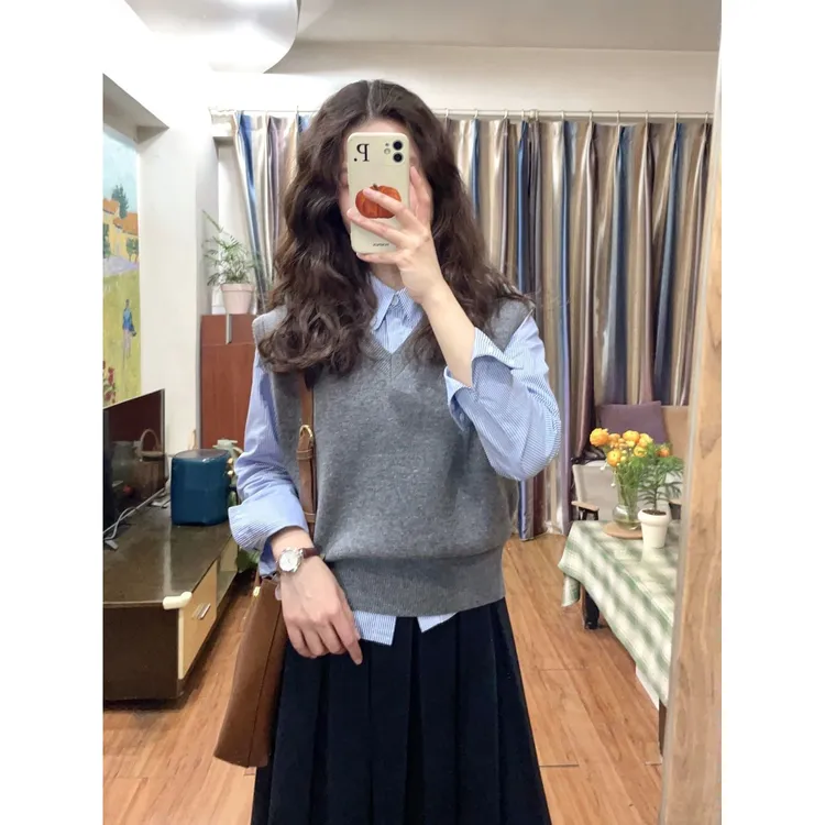 时尚套装春秋新款盐系轻熟短款马甲针织背心女穿搭条纹衬衫上衣潮