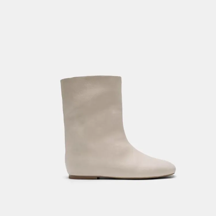 百百韩版时尚内增高长靴女圆头平底2025鞋子女ins潮牌靴子