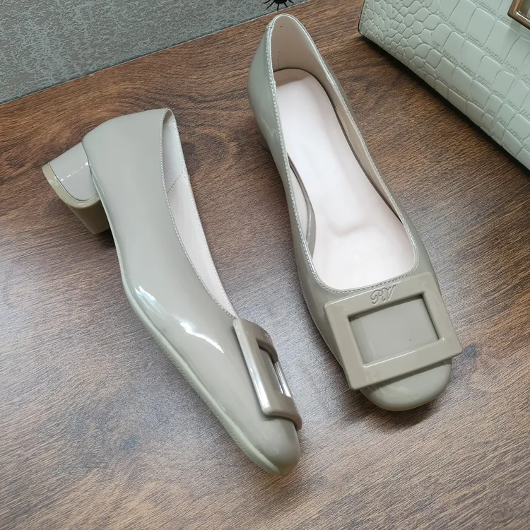 方扣法式薄款粘胶鞋浅口低跟单鞋软底舒适时尚女鞋