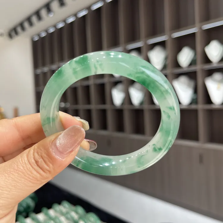 纯天然独龙玉精美手镯