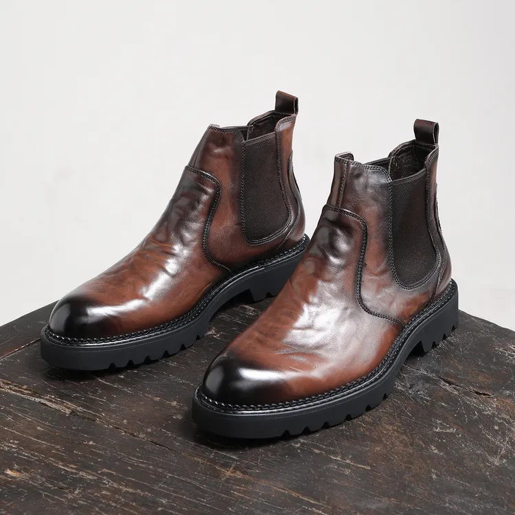 秋冬新款胎牛皮中帮皮鞋商务休闲短靴男士切尔西马丁靴时尚通勤潮