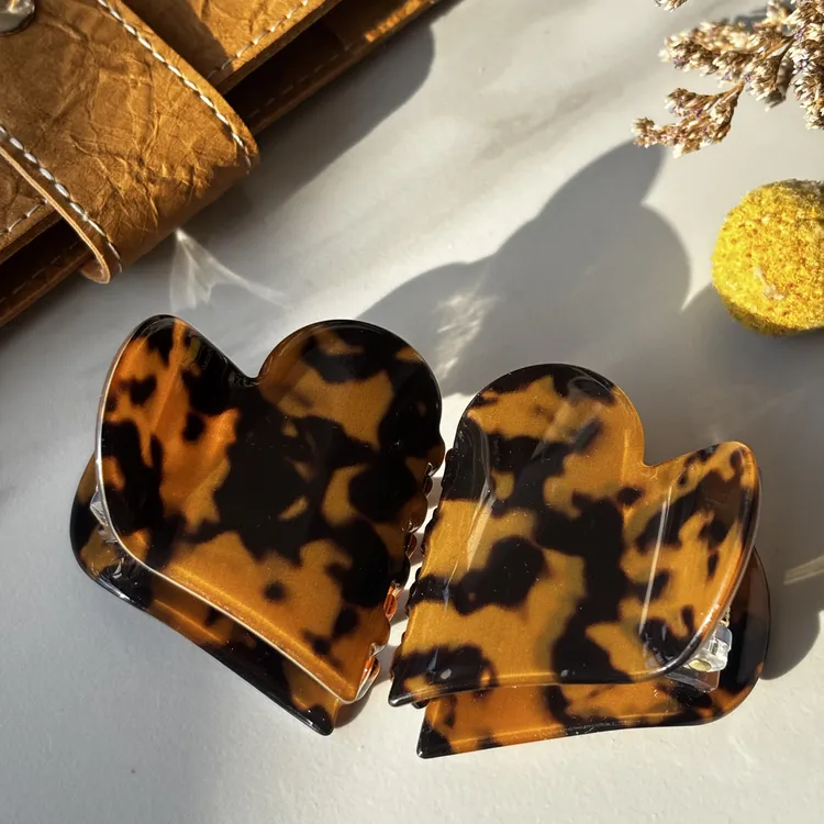 爱心水钻抓夹醋酸夹子高级感复古甜酷风小众设计日常造型百搭发饰