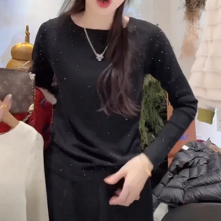 设计感小香风重工亮闪闪毛衣2025冬季新款时尚套头减龄圆领针织衫