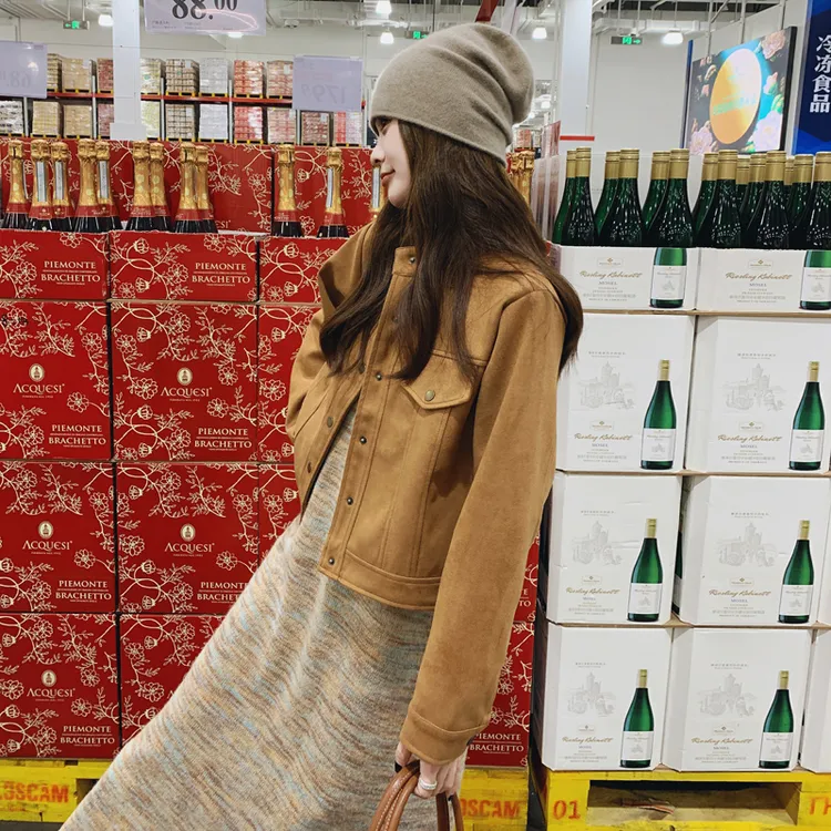 早秋设计感琥珀风气质穿搭女2025新款麂皮绒短外套叠穿吊带裙套装