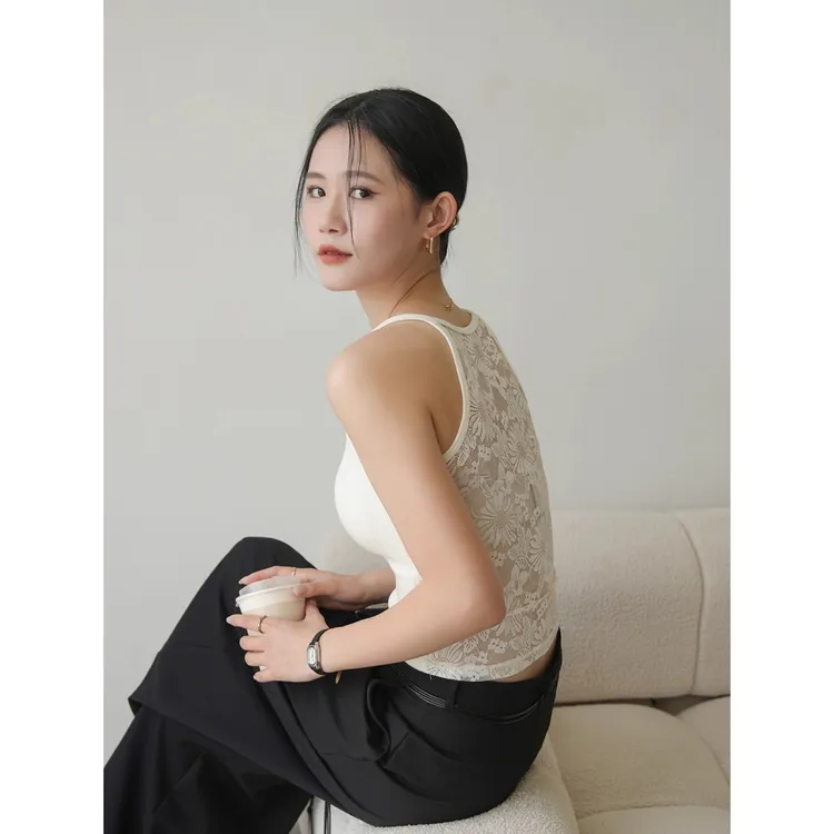 白色美背吊带背心女2025新款蕾丝拼接镂空带胸垫内搭打底上衣早秋