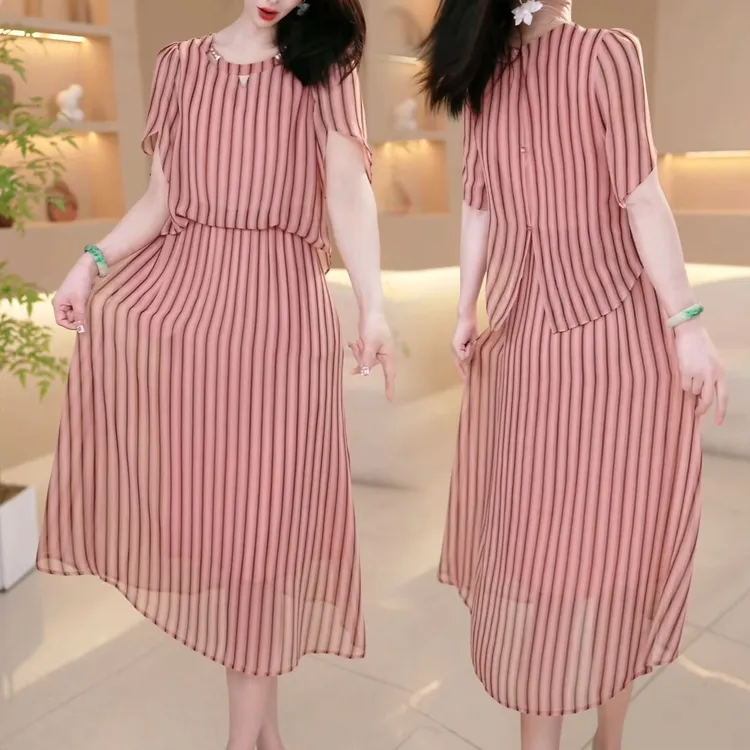 2025夏季新款粉红色温柔气质假两件连衣裙时尚大码洋气宽松条纹裙