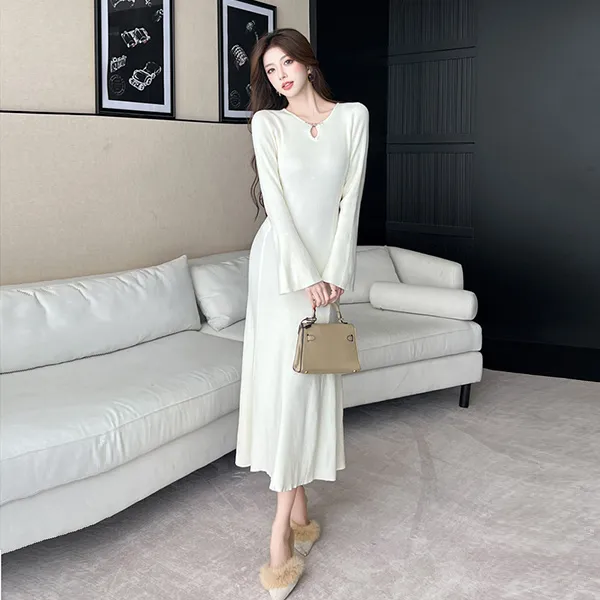 配大衣针织连衣裙秋冬新款高级感修身内搭包臀毛衣气质收腰长裙子