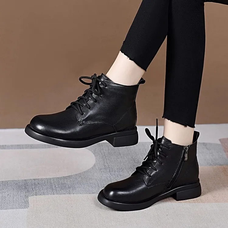 真皮圆头平跟马丁靴女2025年新款秋冬小短靴软皮复古英伦风皮靴