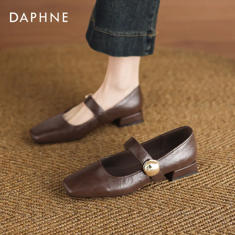 达芙妮法式单鞋女2025新款方头浅口玛丽珍女鞋棕色绝美中跟小皮鞋