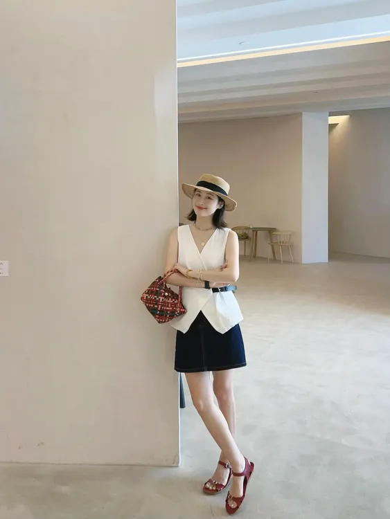 夏季时尚新款老钱风气质高级感设计显瘦上衣百搭短裙洋气衣服女