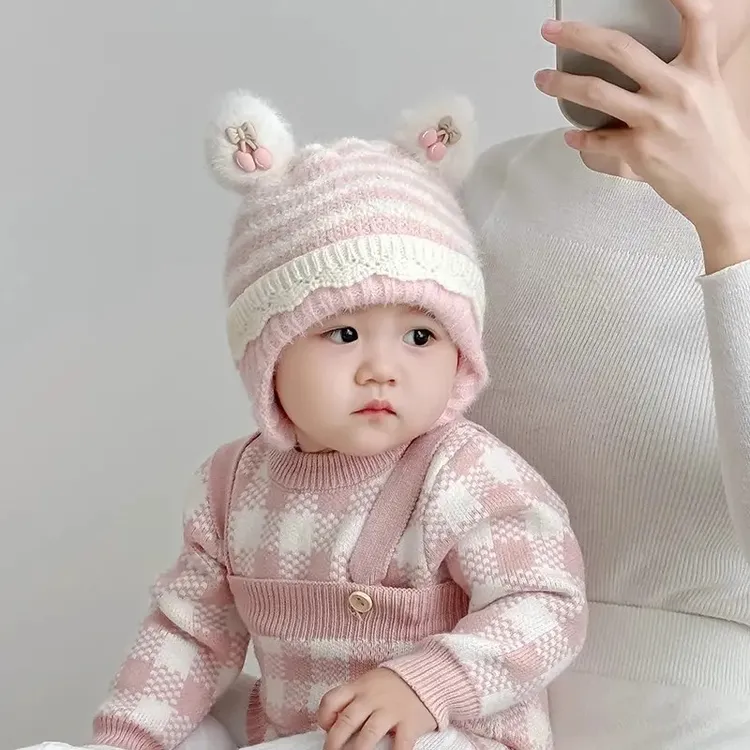 女宝宝帽子秋冬季保暖加厚针织护耳帽女童出游防风可爱樱桃毛线帽