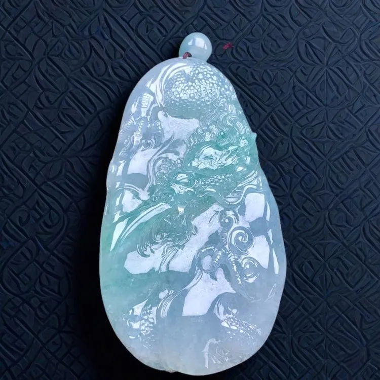 天然翡翠正冰胶立体龙牌吊坠缅甸A货保真冰种翠绿色龙牌玉石