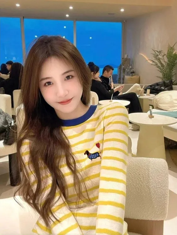 韩系软糯撞色条纹小狗刺绣圆领长袖T恤女春秋修身打底针织上衣潮