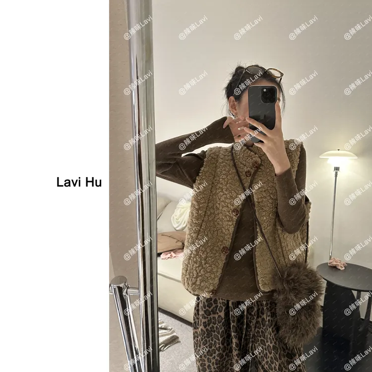 LAVI HU【伦敦暖阳】正反两穿常规款宽松型冬季百搭韩系马甲LW5234