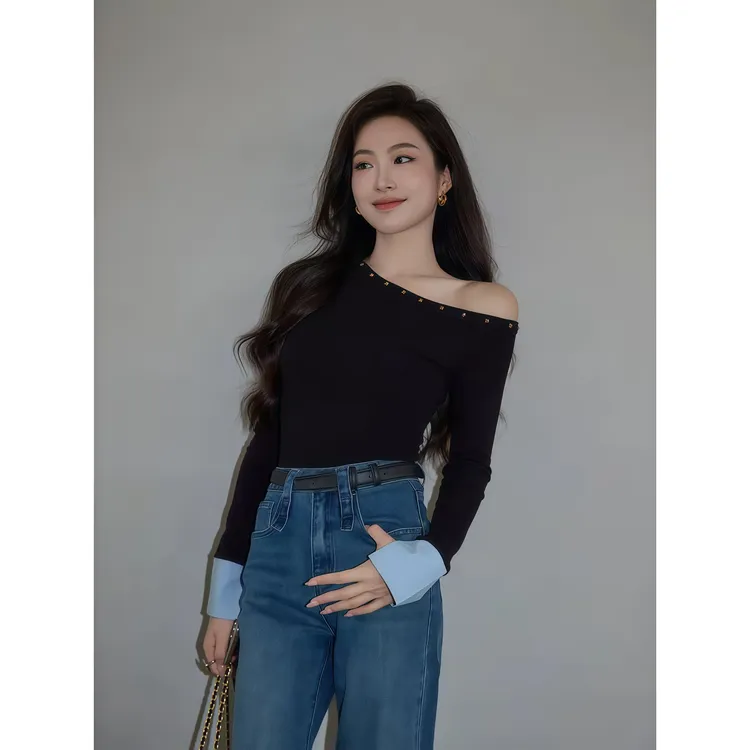 纯欲风时尚气质斜领露肩针织T恤女秋季新款修身显瘦内搭打底上衣