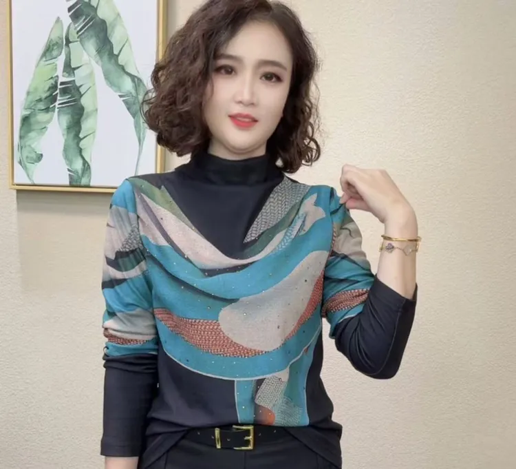 2025秋季新款时尚洋气百搭印花拼色半高领女士长袖T恤#987622