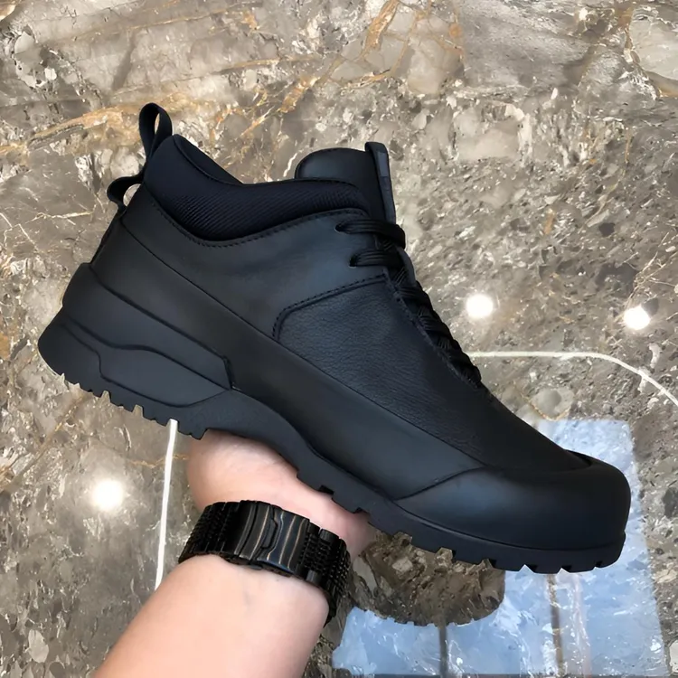 男士2026新款休闲鞋皮鞋圆头系带头层牛皮透气黑色百搭潮流运动鞋