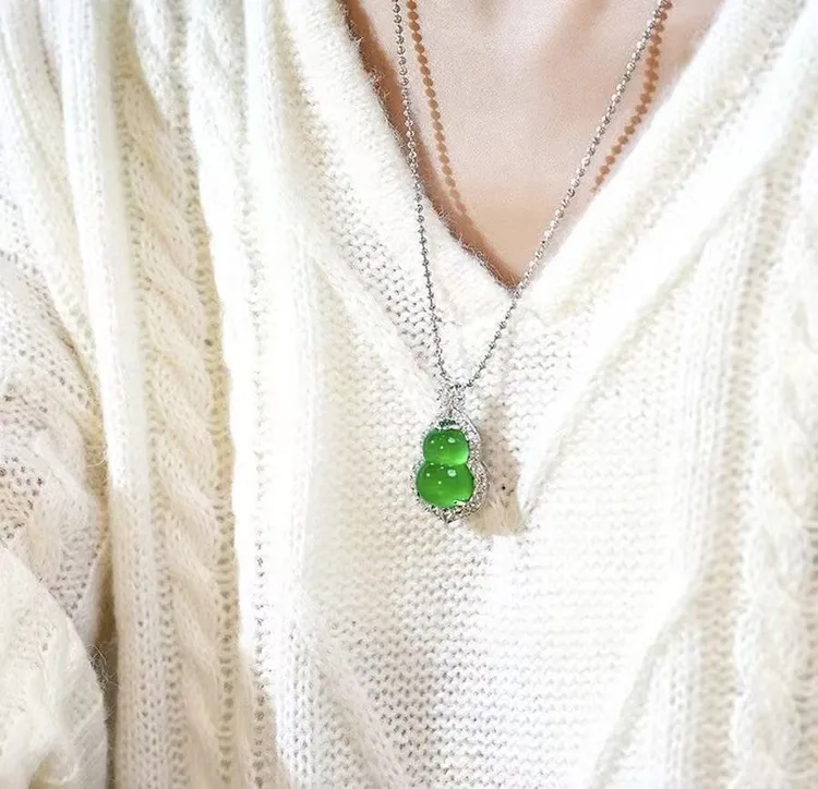 新中式复古风简镶绿玉髓吊坠玉葫芦挂件精美锁骨链复古玛瑙项链女