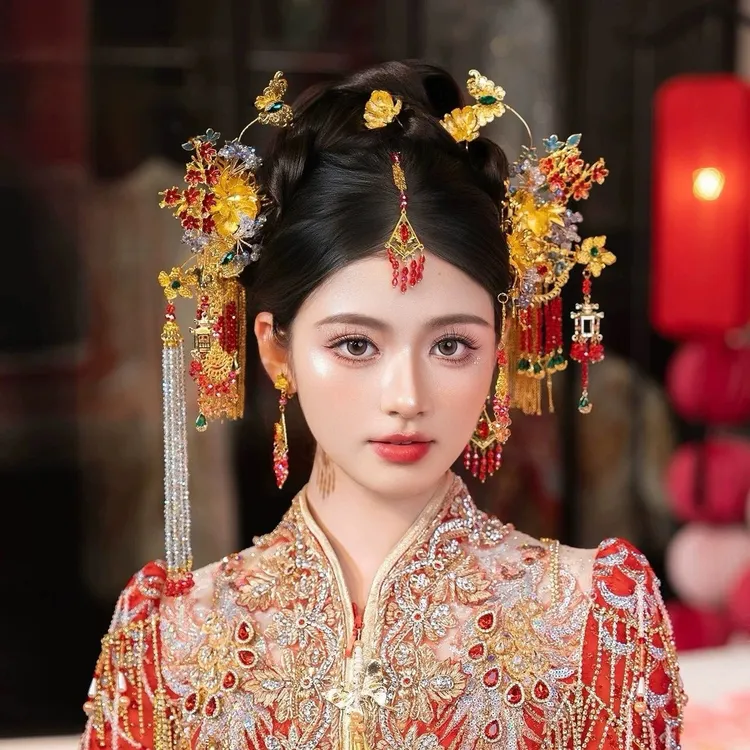新娘金色花朵秀禾新中式头饰奢华结婚重工水晶流苏龙凤褂发饰减龄