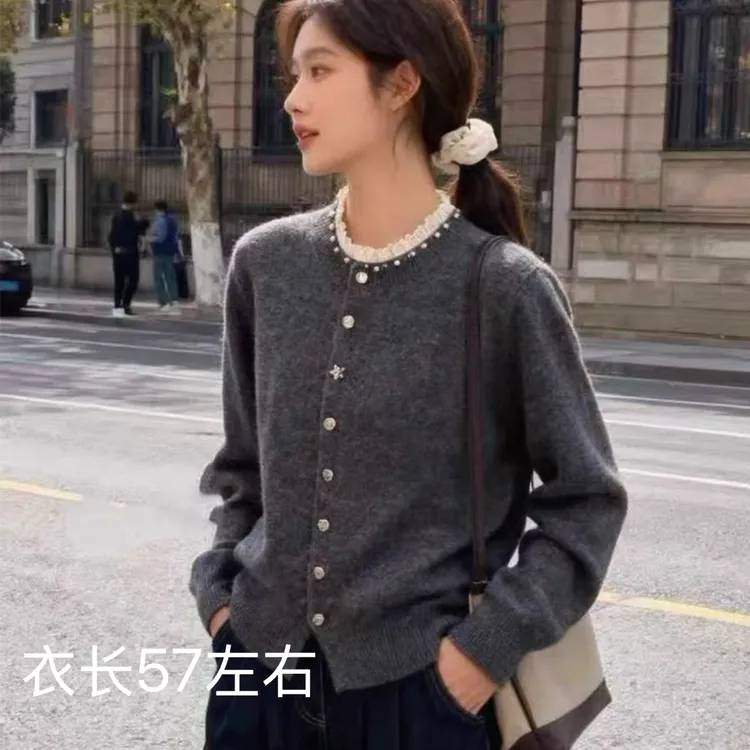 领口蕾丝花边订珠韩版圆领针织开衫2025冬季新款女高级毛衣外套