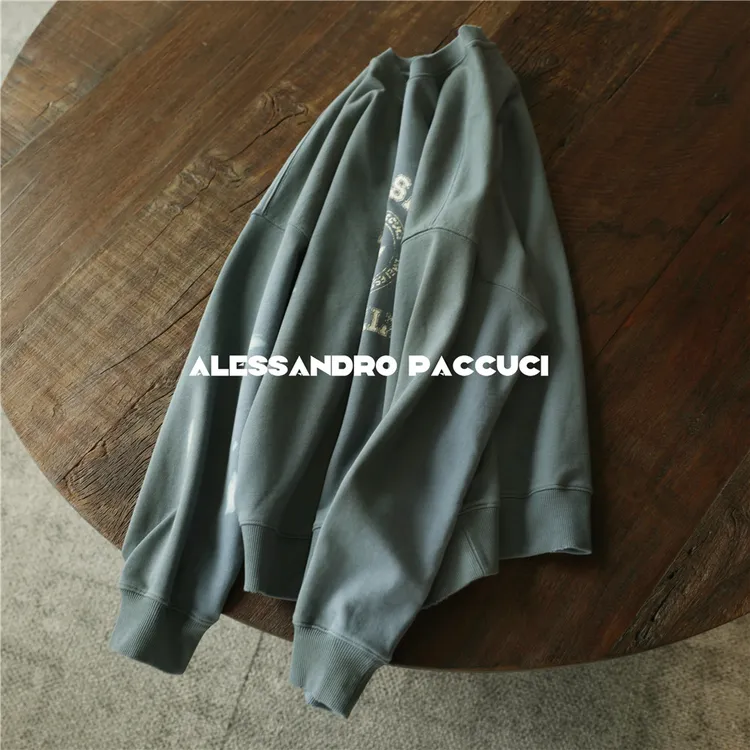 AP洛哥53108TW【自由表达】100棉字母印花磨破手工喷色做旧时尚卫衣