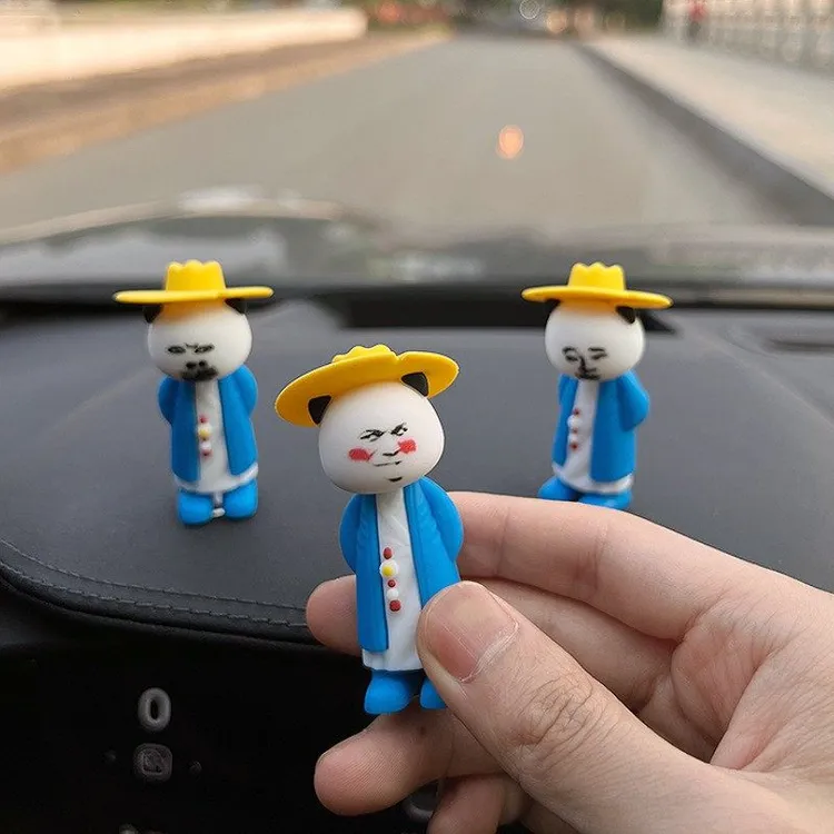 新款现代虾仁手办动漫小摆件公仔玩偶桌面汽车车载沙雕虾仁潮玩