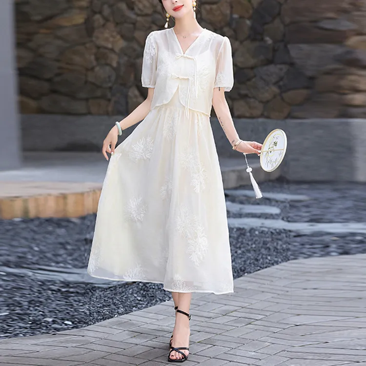86115新中式国风套装连衣裙女2025新款夏季高级感刺绣盘扣两件套