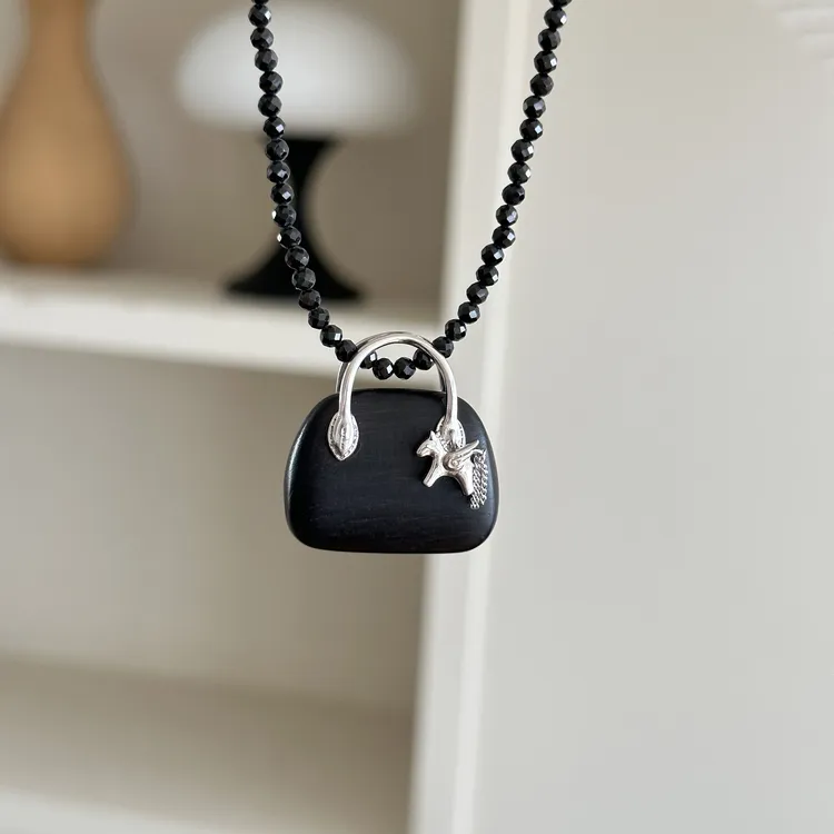 吊坠925银木质 原创设计时尚简约百搭气质女小马包包吊坠 3872