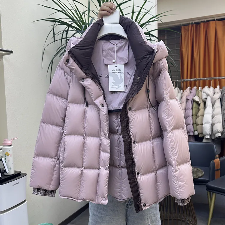 95白鸭绒撞色连帽加厚羽绒服女2025冬季新款韩版宽松面包服外套潮