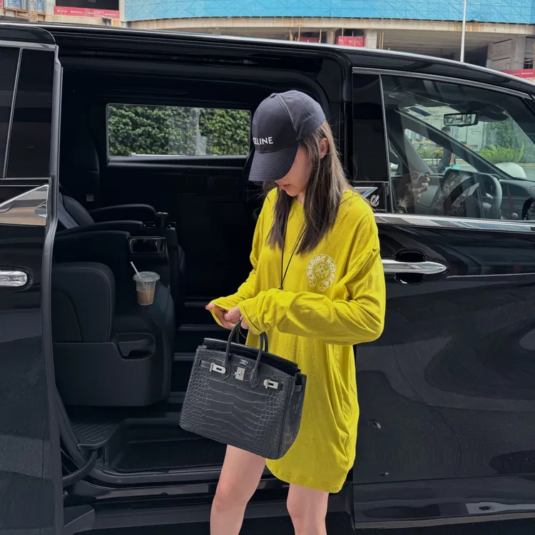Ch小罗打怪兽长袖tee