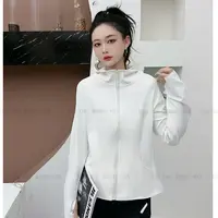 1+7春款女士连帽修身短款外套