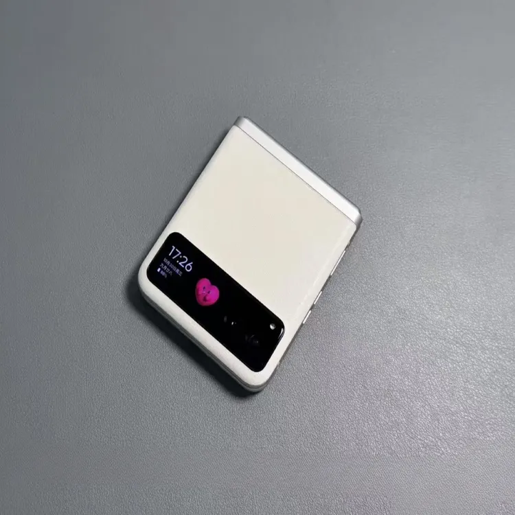 9新 Motorola/摩托罗拉 razr40影像双卡5G掌心折叠屏手机原装正品
