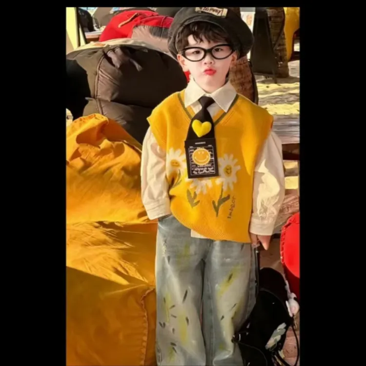 童装2025春秋新款衬衫马甲卡通涂鸦韩版复古泼墨牛仔裤痞帅三件套