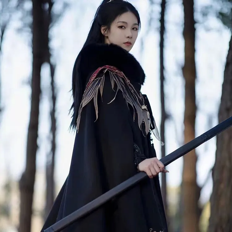 花悦诗风【金鳞】原创冬季汉元素刺绣真狐毛披风斗篷